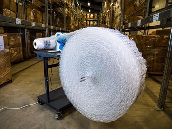 Obrázek Fólie pro výrobu vzduchové výplně - bublinky - 30x30x4cm
