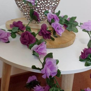 Obrázek z Girlanda s růžemi - fialová 