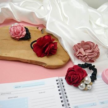 Obrázek z Gumička s růží a perlou - růžová 