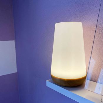 Obrázek z Chytrá LED lampička měnící barvy 