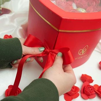 Obrázek z Dvoupatrová dárková krabička - srdce 