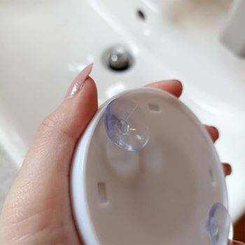 Obrázek z 10x zvětšující zrcátko na zrcadlo 
