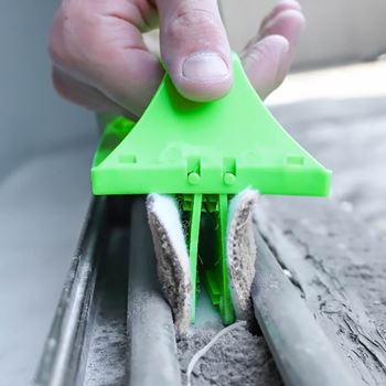 Obrázek z Pomůcka pro čištění rámů/drážek oken 