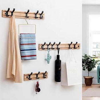 Obrázek z Dřevěný věšák s 5 kovovými háčky 50 cm  