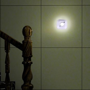 Obrázek Noční LED světlo na baterie se senzorem pohybu