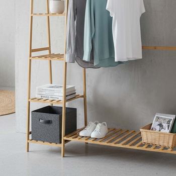 Obrázek z Bambusový stojan na oblečení s policemi a věšákem - šířka 130 cm 